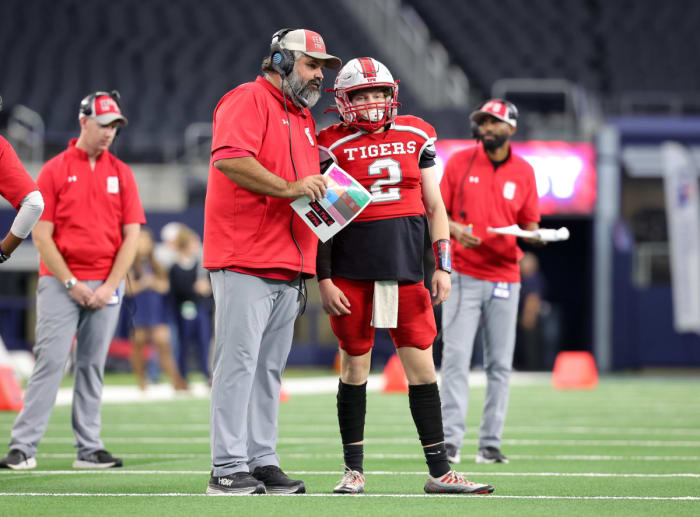 Benjamin vs Oglesby UIL 1-A Six-Man Division 2 Final December 13, 2023 Photo-Tommy Hays73